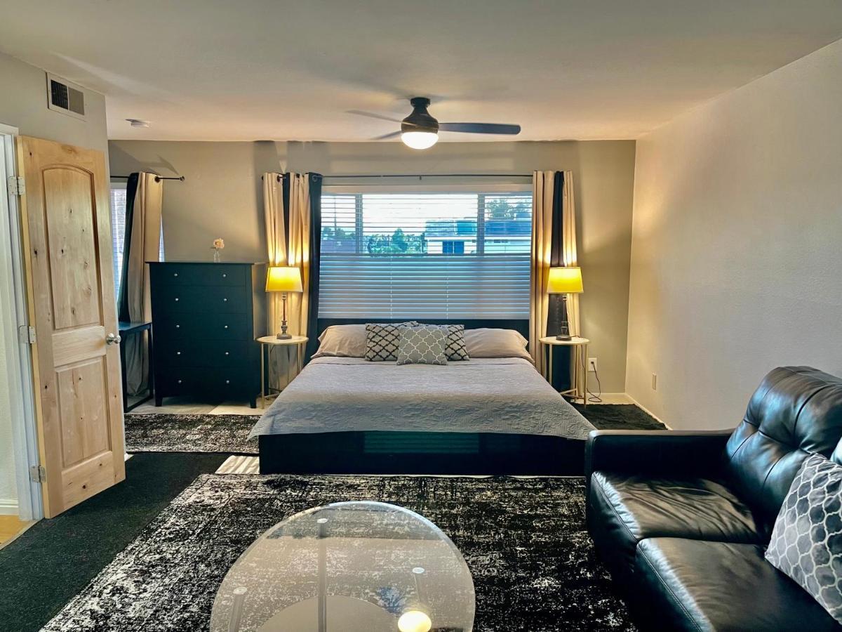 Urban Las Vegas Colonial In The Heart Of Vegasヴィラ エクステリア 写真
