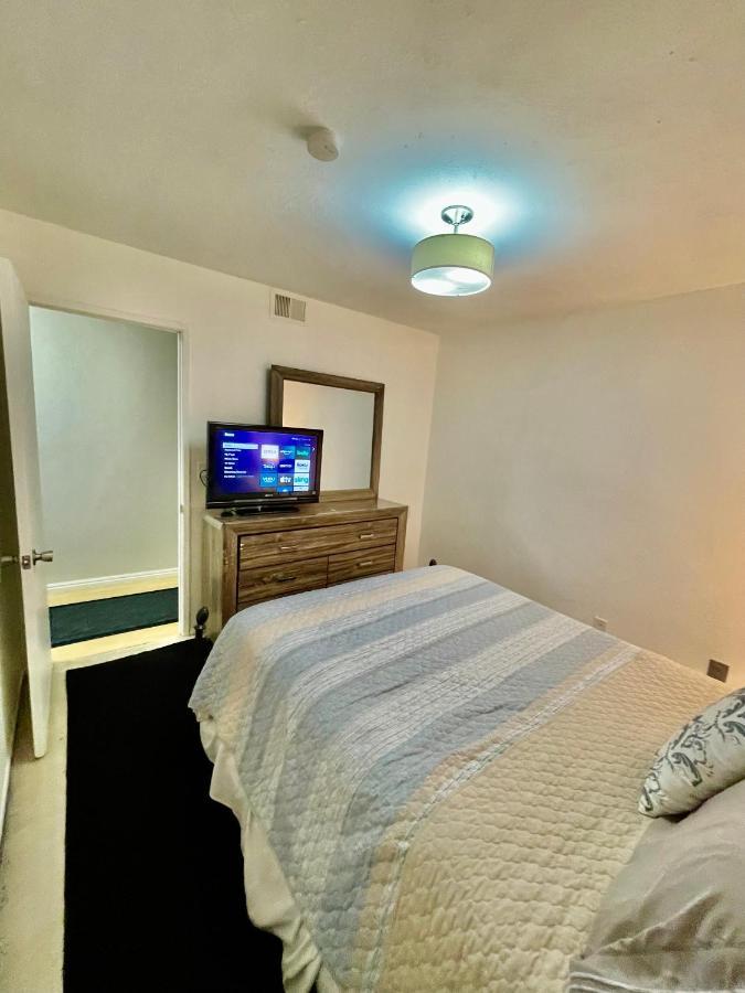 Urban Las Vegas Colonial In The Heart Of Vegasヴィラ エクステリア 写真